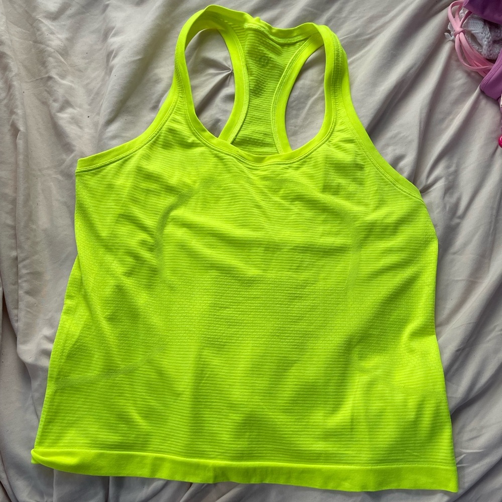 lululemon swiftly tech racerback size 8